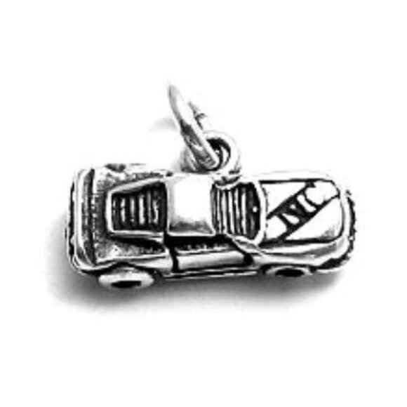 STOCK CAR CHARM IN 3D. STERLING SILVER - Picture 1 of 1
